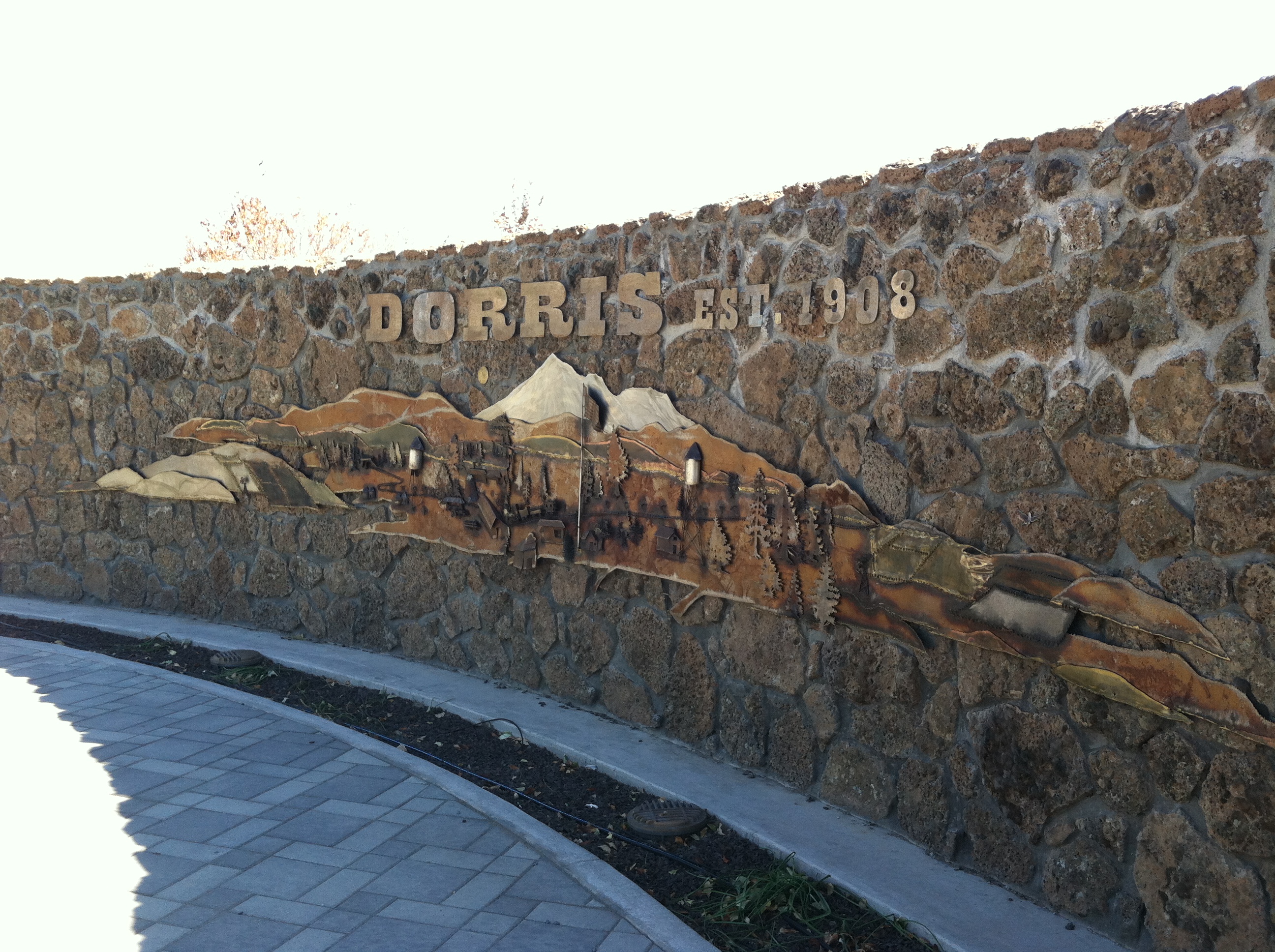 Dorris,_CA_mural